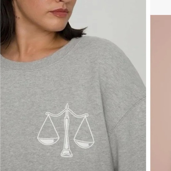 Good American Zodiac boyfriend sweatshirt Libra - Picture 3 of 5